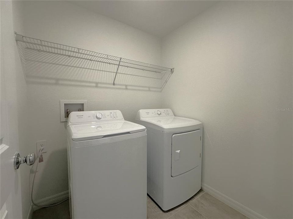 For Rent: $2,595 (4 beds, 2 baths, 1875 Square Feet)