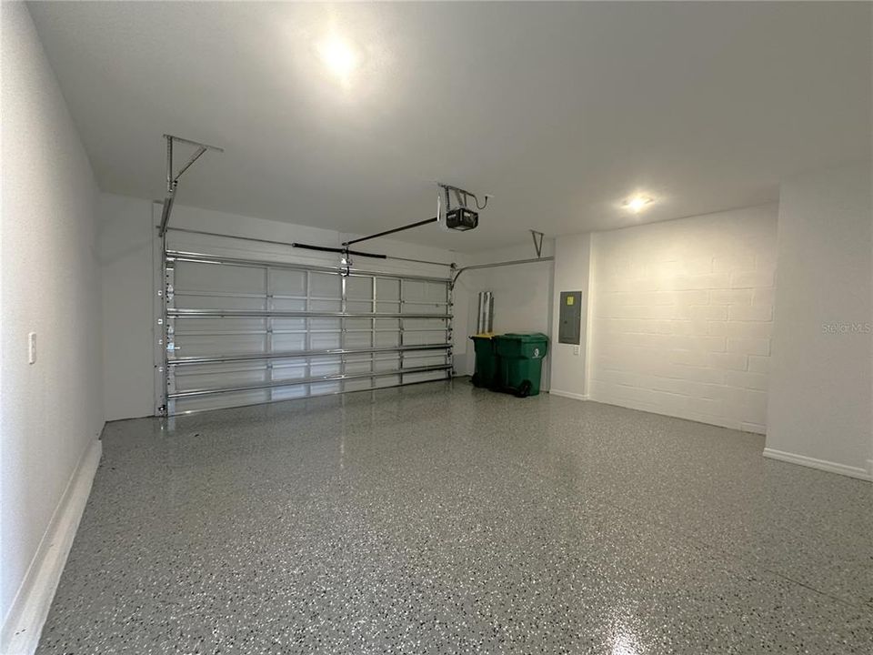 For Rent: $2,595 (4 beds, 2 baths, 1875 Square Feet)