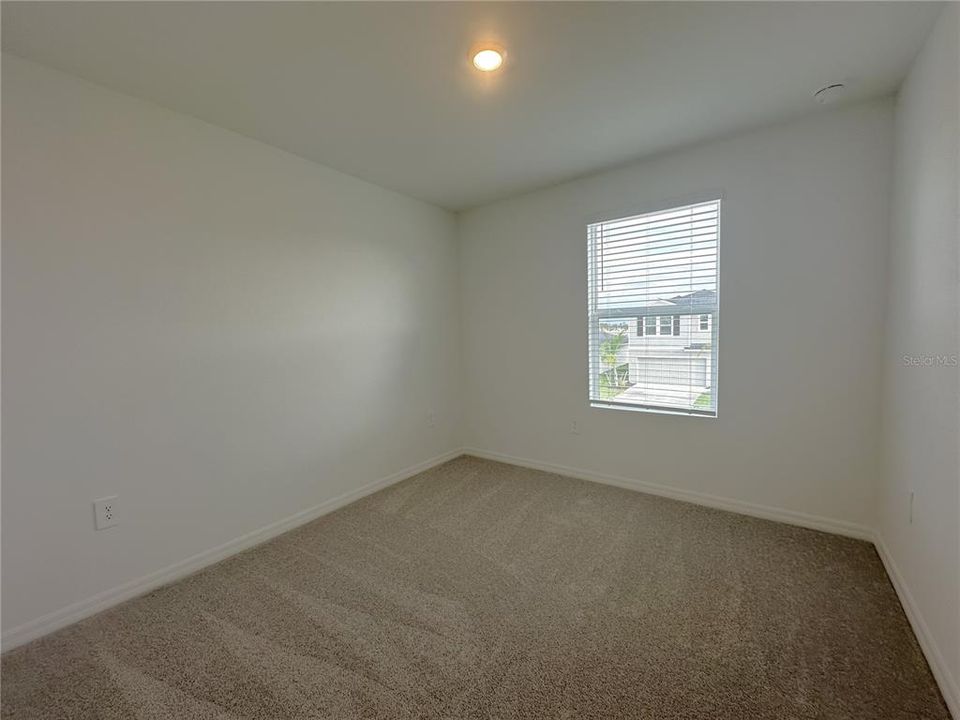 For Rent: $2,595 (4 beds, 2 baths, 1875 Square Feet)