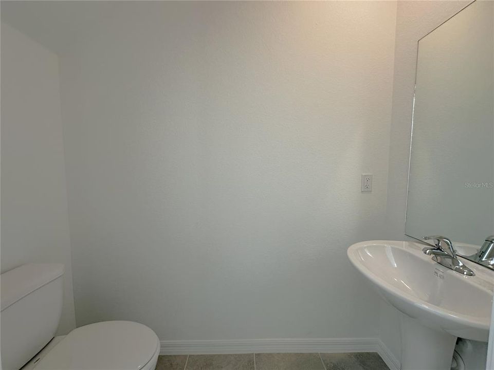 For Rent: $2,595 (4 beds, 2 baths, 1875 Square Feet)