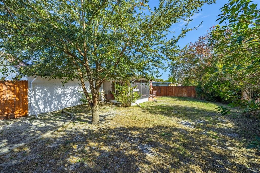 For Sale: $189,900 (2 beds, 2 baths, 980 Square Feet)