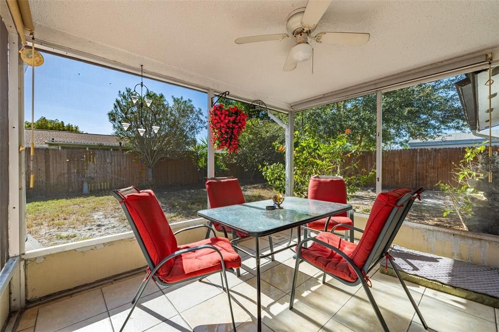 For Sale: $189,900 (2 beds, 2 baths, 980 Square Feet)