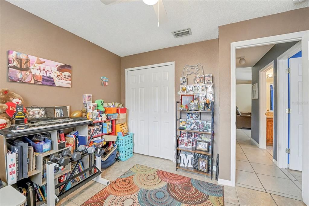 待售: $355,000 (4 贝兹, 2 浴室, 1772 平方英尺)