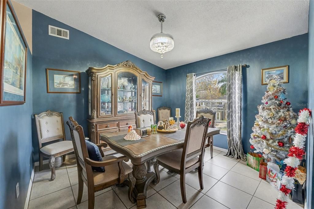 待售: $355,000 (4 贝兹, 2 浴室, 1772 平方英尺)