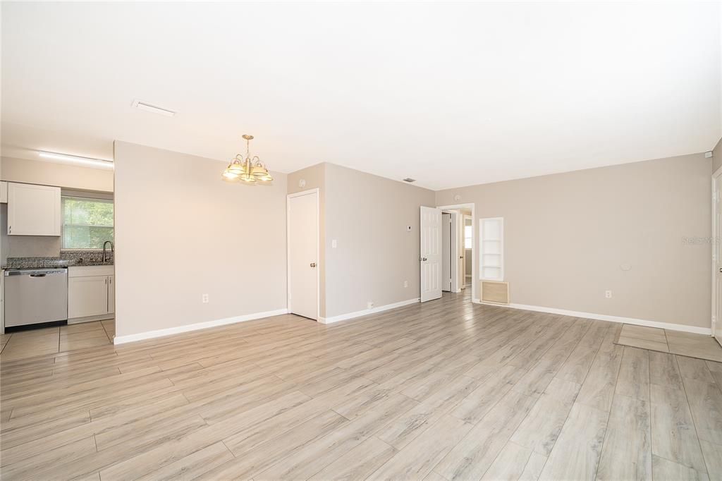 En Venta: $245,000 (3 camas, 2 baños, 1040 Pies cuadrados)