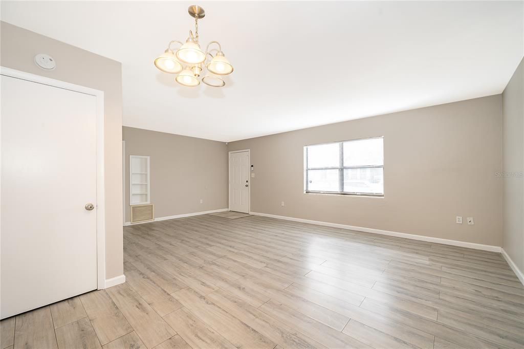 En Venta: $245,000 (3 camas, 2 baños, 1040 Pies cuadrados)