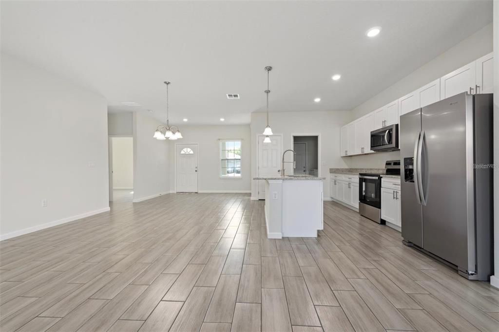 For Rent: $2,300 (4 beds, 2 baths, 1765 Square Feet)