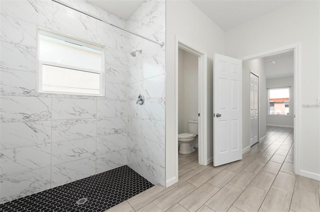 For Rent: $2,300 (4 beds, 2 baths, 1765 Square Feet)