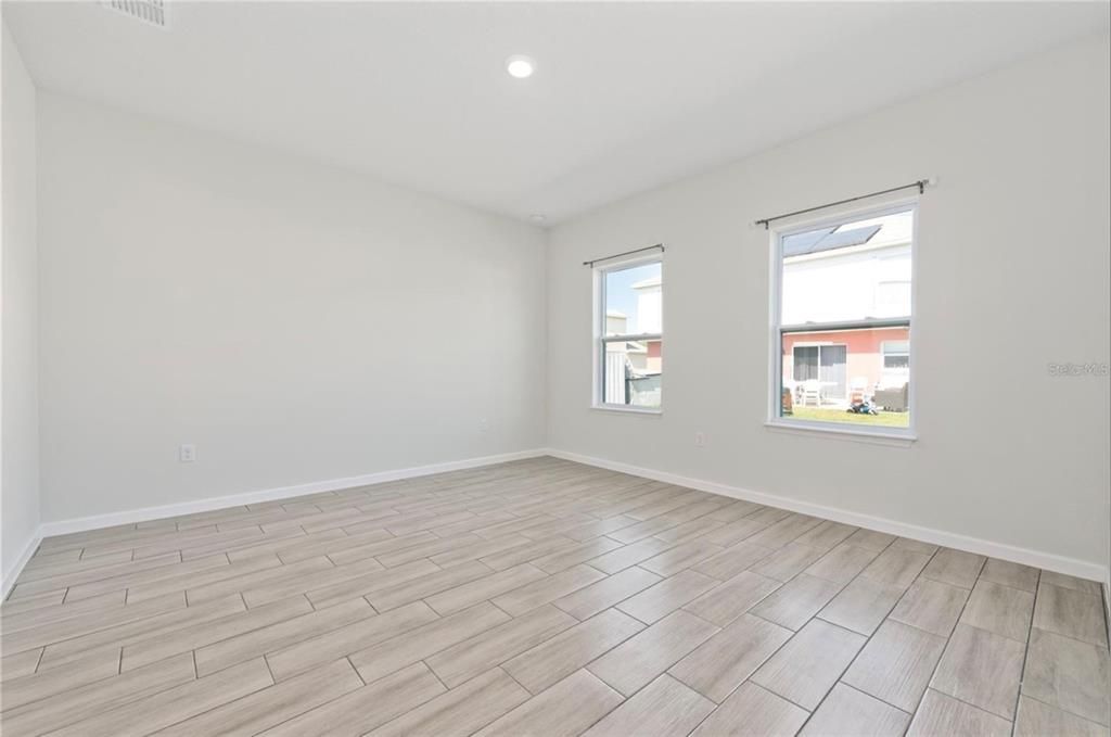 For Rent: $2,300 (4 beds, 2 baths, 1765 Square Feet)