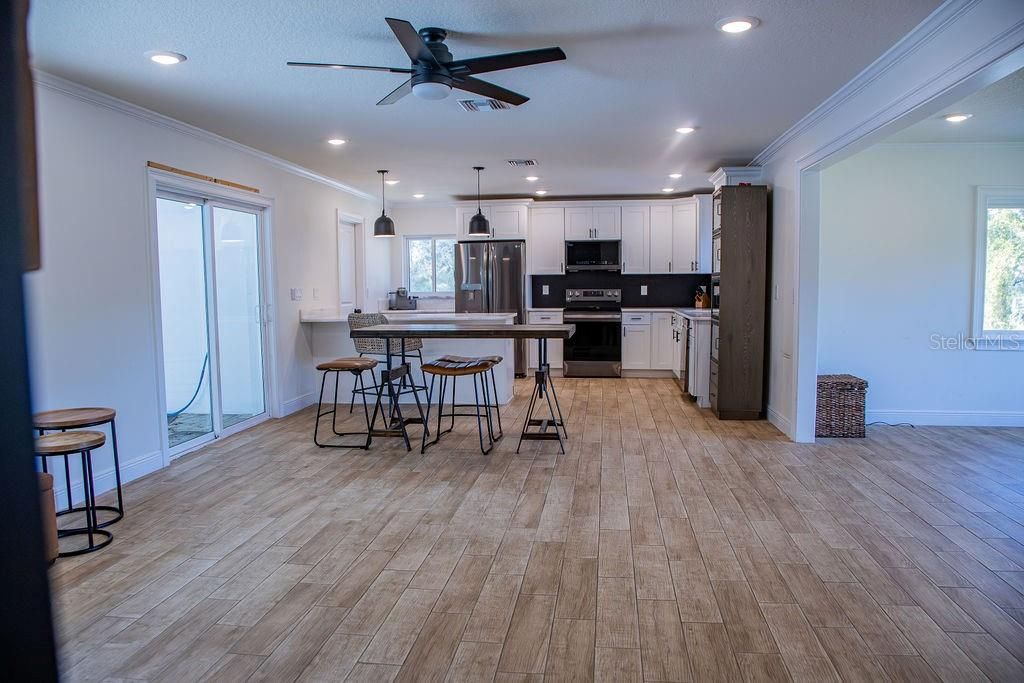 En Venta: $530,000 (4 camas, 3 baños, 2671 Pies cuadrados)