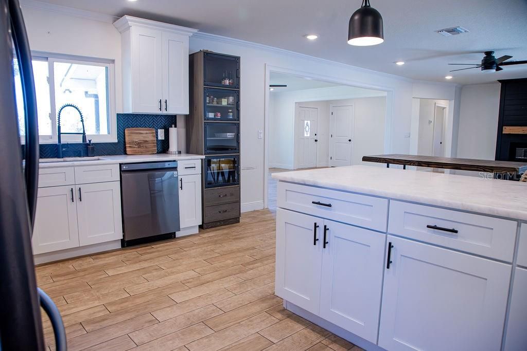 En Venta: $530,000 (4 camas, 3 baños, 2671 Pies cuadrados)