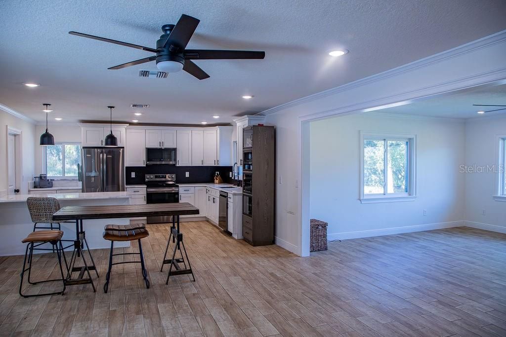 En Venta: $530,000 (4 camas, 3 baños, 2671 Pies cuadrados)