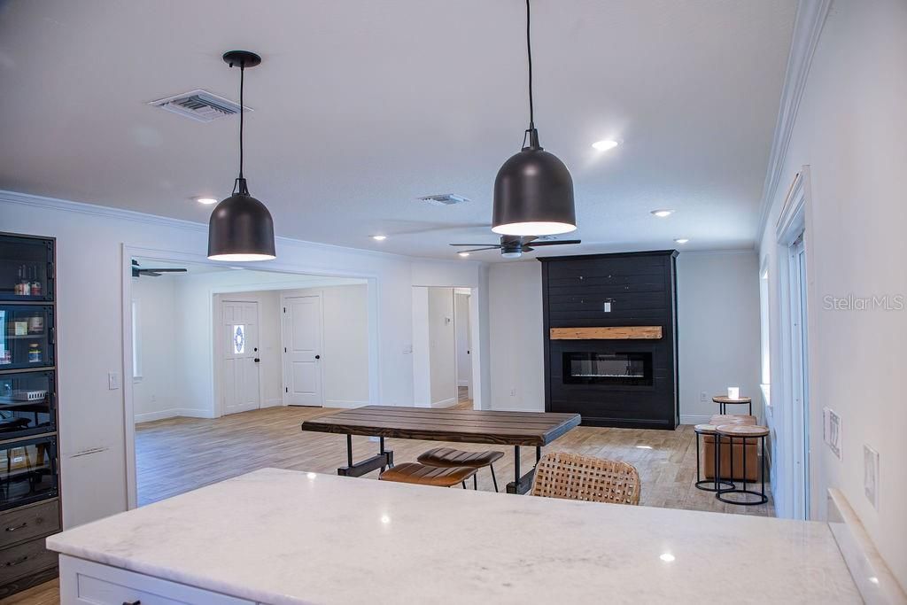 En Venta: $530,000 (4 camas, 3 baños, 2671 Pies cuadrados)