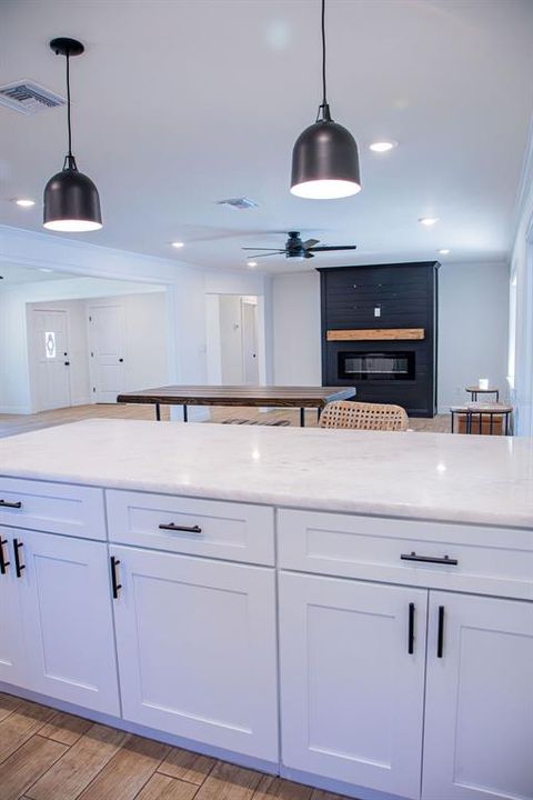 En Venta: $530,000 (4 camas, 3 baños, 2671 Pies cuadrados)