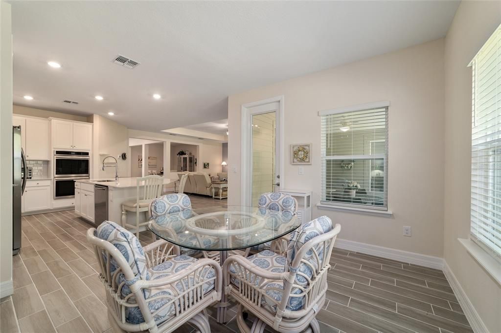 На продажу: $508,750 (4 спален, 2 ванн, 2292 Квадратных фут)