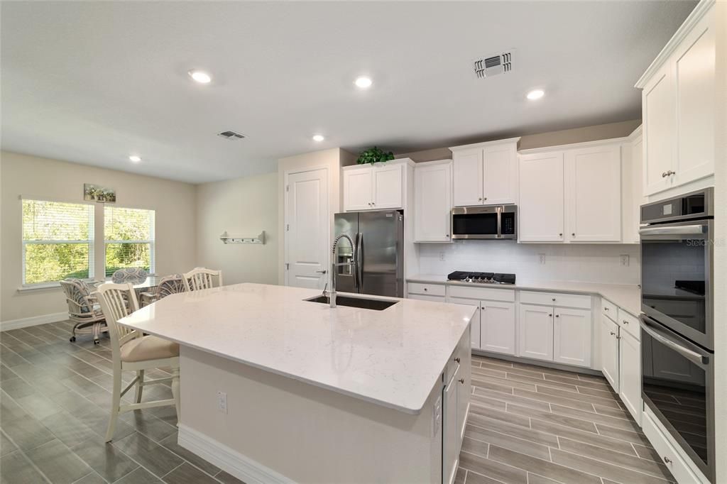 На продажу: $508,750 (4 спален, 2 ванн, 2292 Квадратных фут)