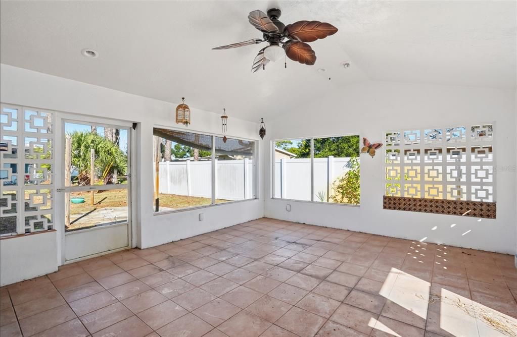 For Sale: $350,000 (4 beds, 2 baths, 2136 Square Feet)