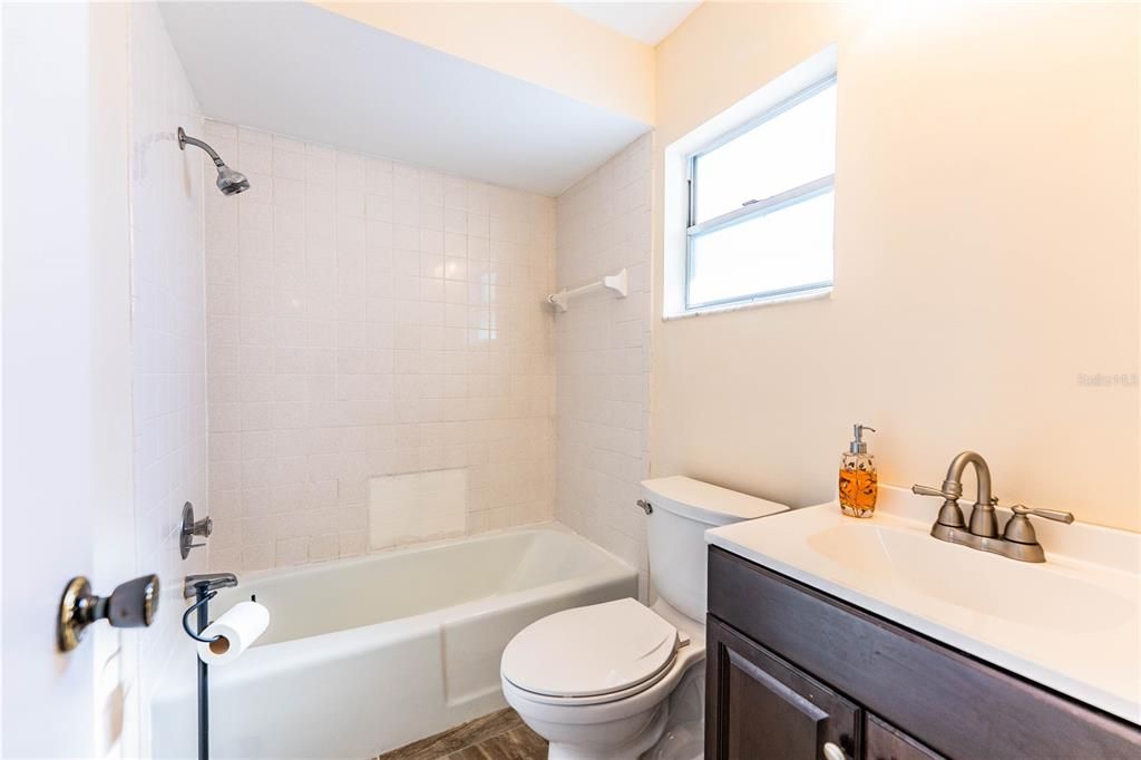 待售: $149,900 (2 贝兹, 2 浴室, 1192 平方英尺)