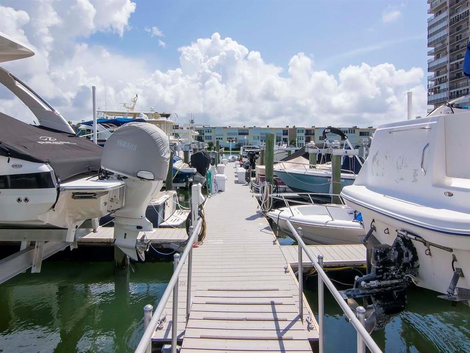 В аренду: $1,675 (0 спален, 1 ванн, 540 Квадратных фут)