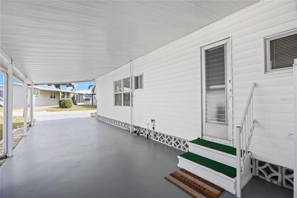 For Rent: $1,700 (2 beds, 2 baths, 834 Square Feet)