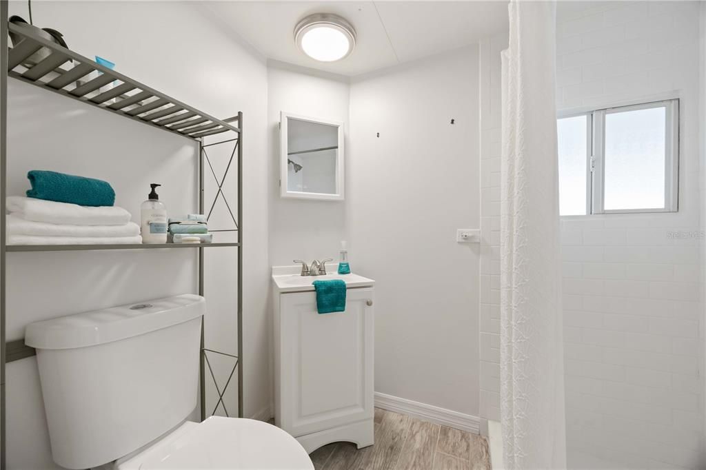 For Rent: $1,700 (2 beds, 2 baths, 834 Square Feet)