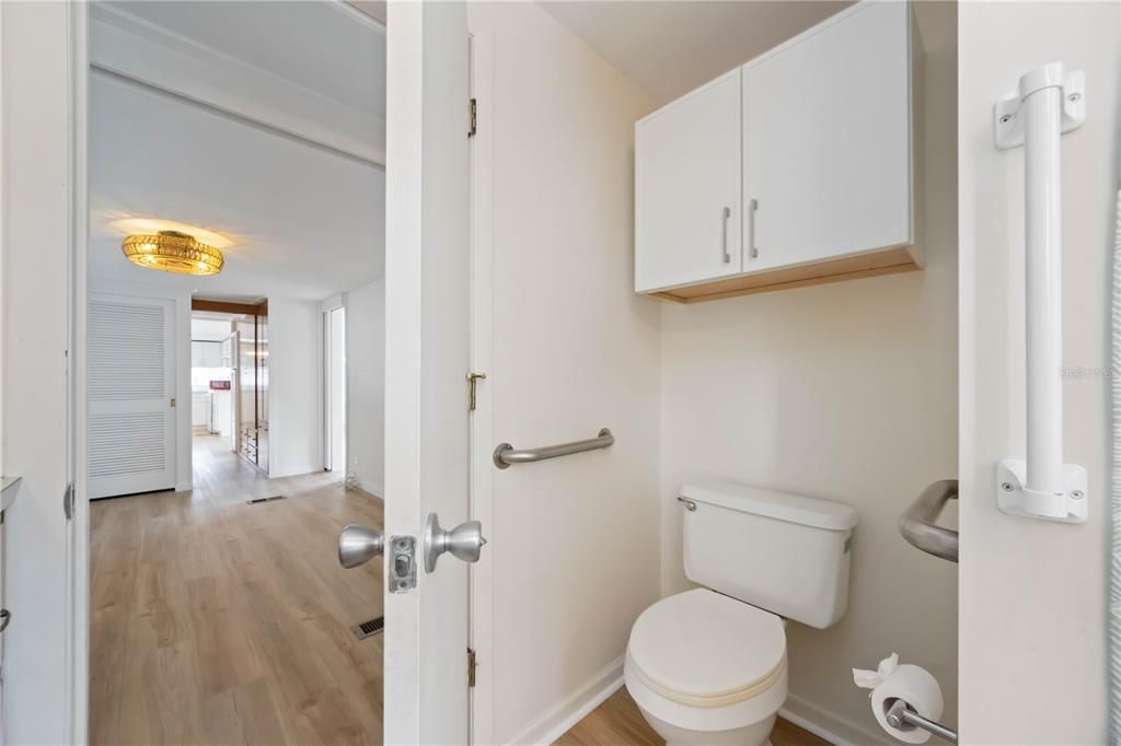 For Rent: $1,700 (2 beds, 2 baths, 834 Square Feet)