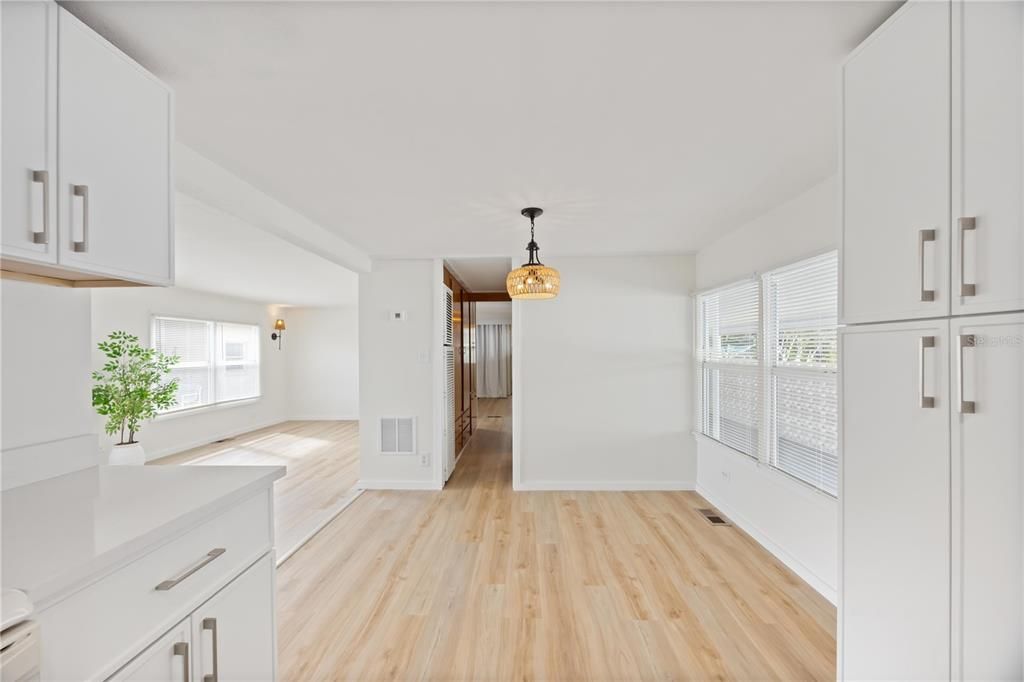 For Rent: $1,700 (2 beds, 2 baths, 834 Square Feet)