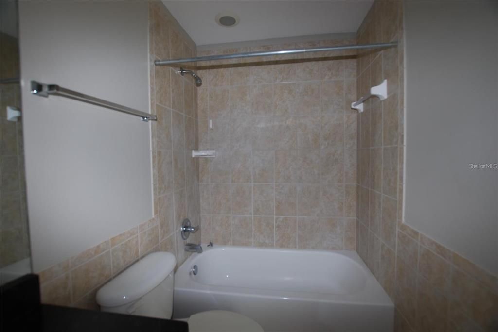 В аренду: $1,800 (3 спален, 2 ванн, 1236 Квадратных фут)