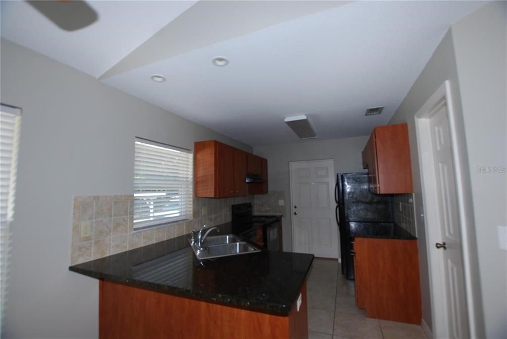 В аренду: $1,800 (3 спален, 2 ванн, 1236 Квадратных фут)