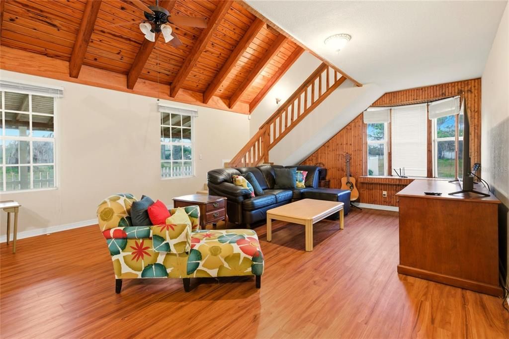 En Venta: $579,900 (4 camas, 3 baños, 4416 Pies cuadrados)