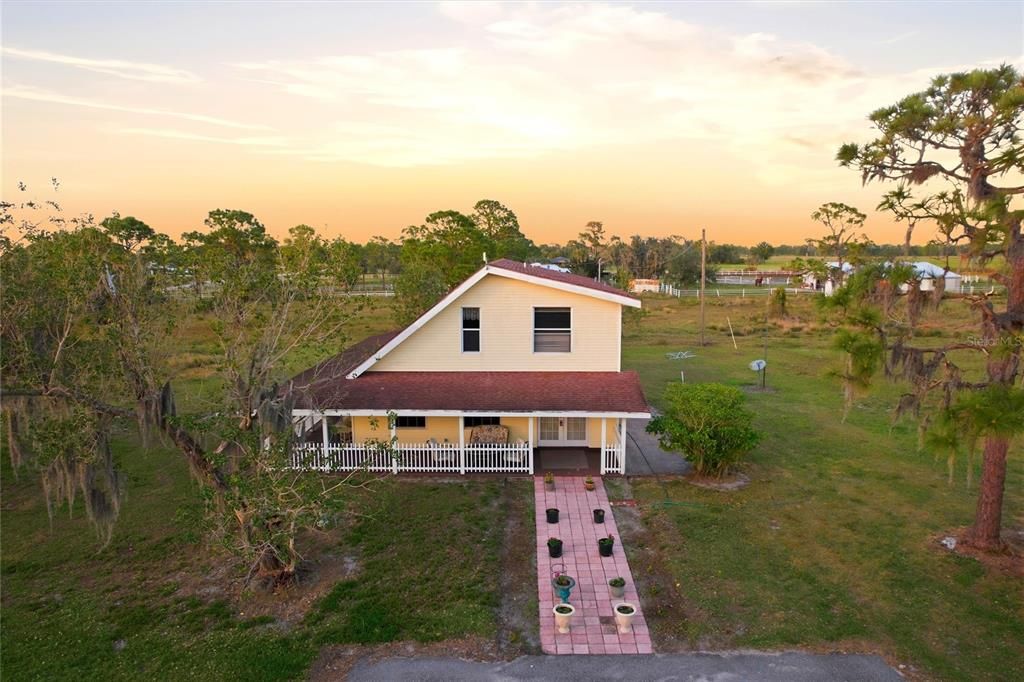 En Venta: $579,900 (4 camas, 3 baños, 4416 Pies cuadrados)