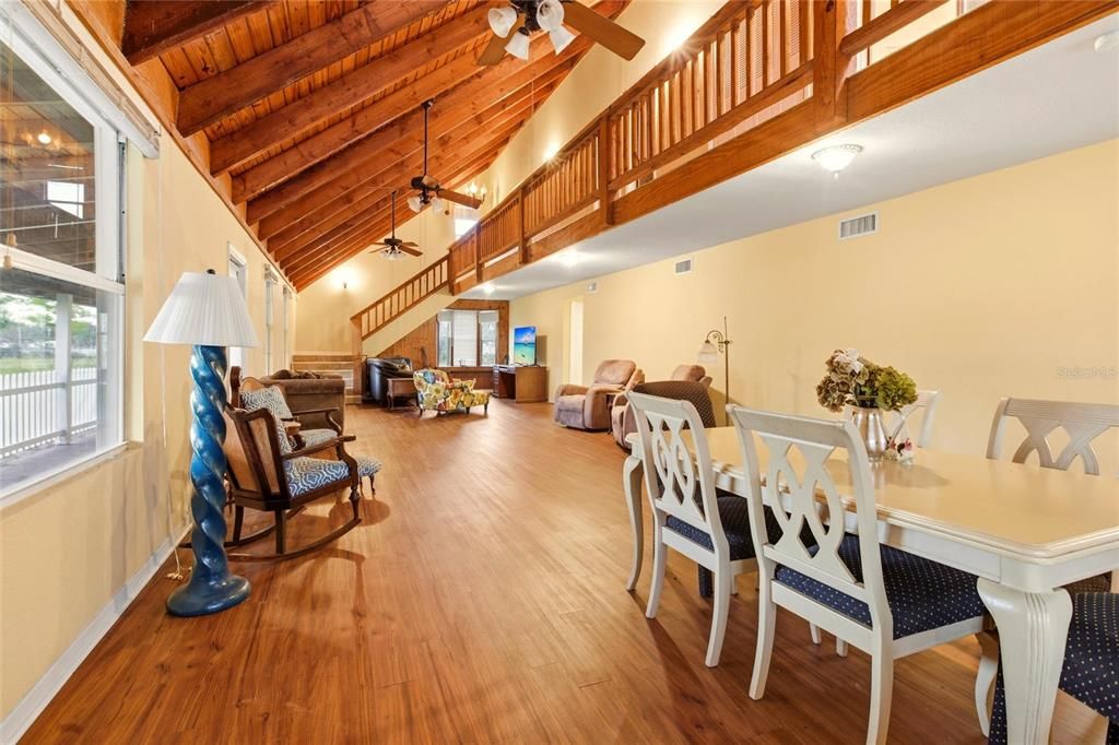 En Venta: $579,900 (4 camas, 3 baños, 4416 Pies cuadrados)