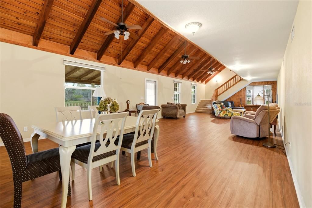 En Venta: $579,900 (4 camas, 3 baños, 4416 Pies cuadrados)