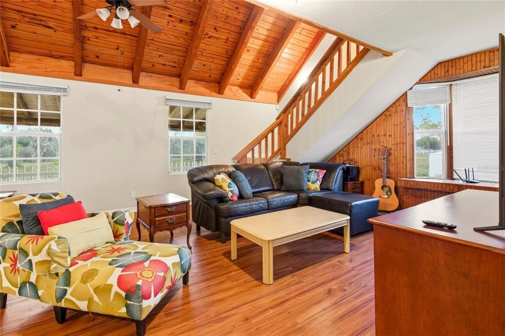 En Venta: $579,900 (4 camas, 3 baños, 4416 Pies cuadrados)