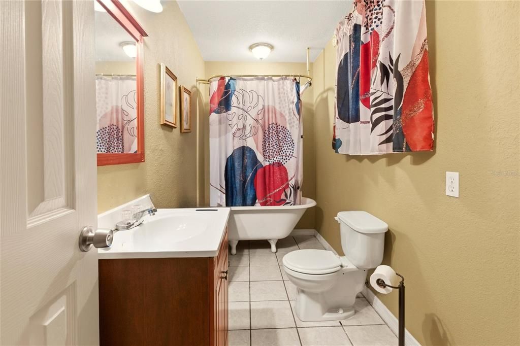 En Venta: $579,900 (4 camas, 3 baños, 4416 Pies cuadrados)