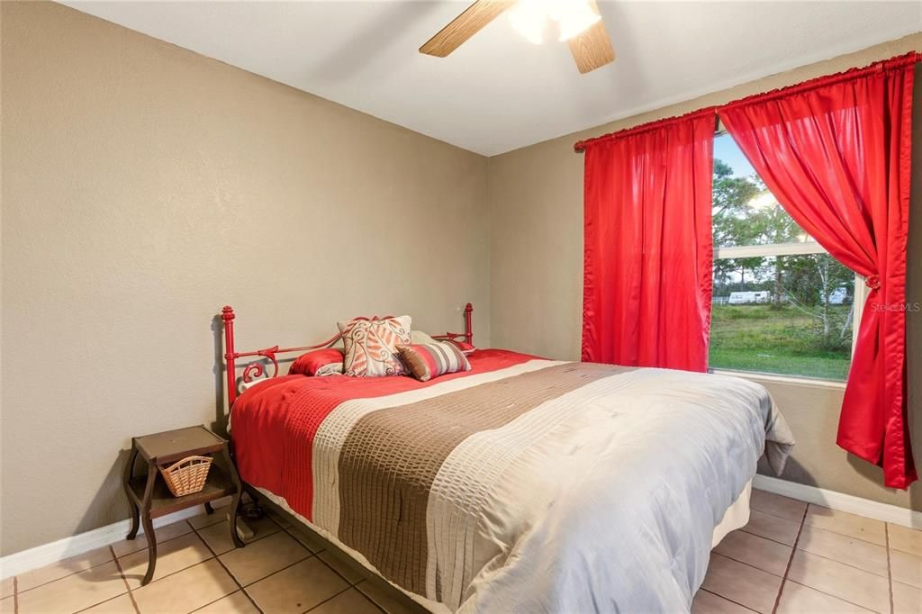 En Venta: $579,900 (4 camas, 3 baños, 4416 Pies cuadrados)