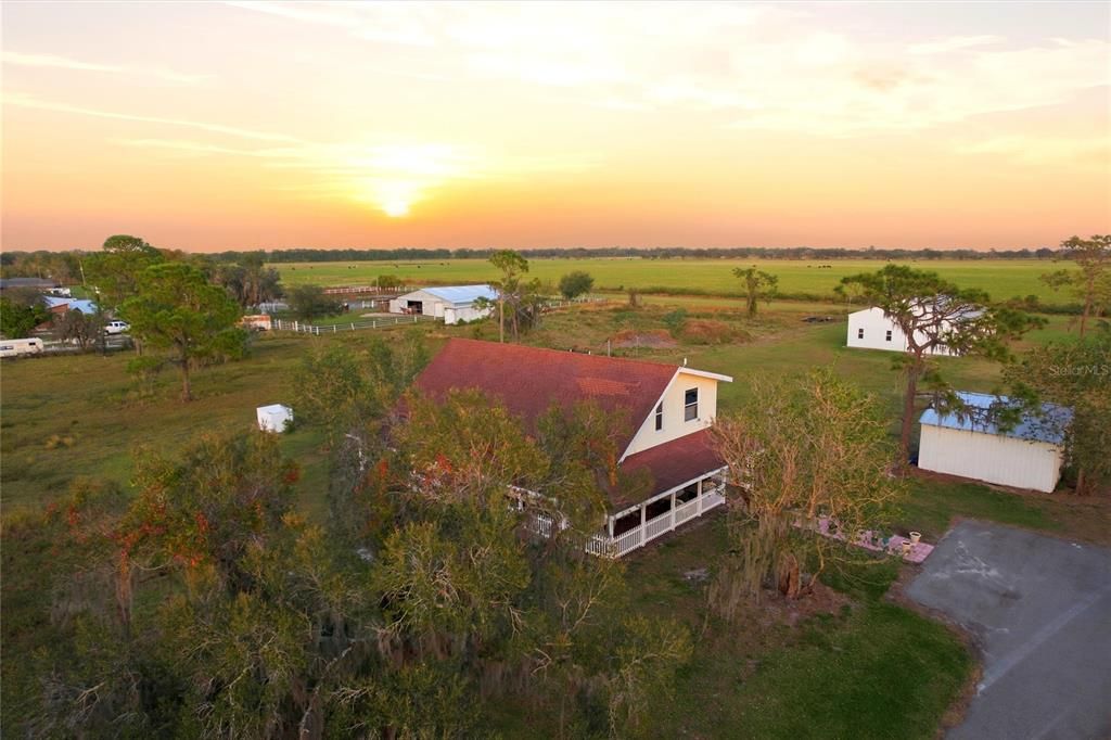 En Venta: $579,900 (4 camas, 3 baños, 4416 Pies cuadrados)