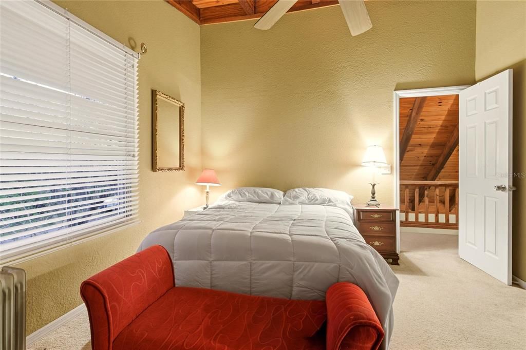 En Venta: $579,900 (4 camas, 3 baños, 4416 Pies cuadrados)