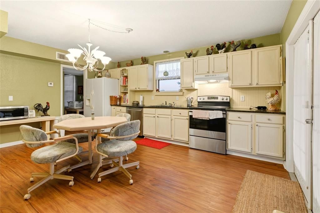 En Venta: $579,900 (4 camas, 3 baños, 4416 Pies cuadrados)