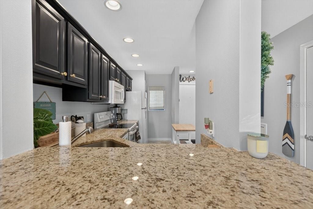 For Sale: $639,000 (2 beds, 2 baths, 1064 Square Feet)