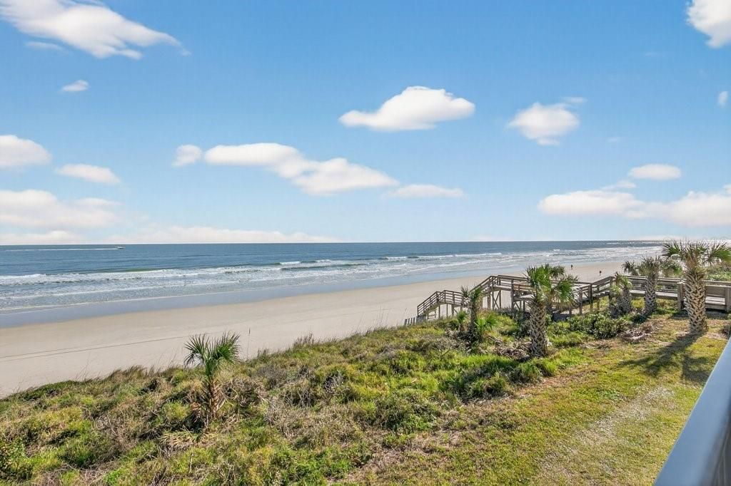 For Sale: $639,000 (2 beds, 2 baths, 1064 Square Feet)