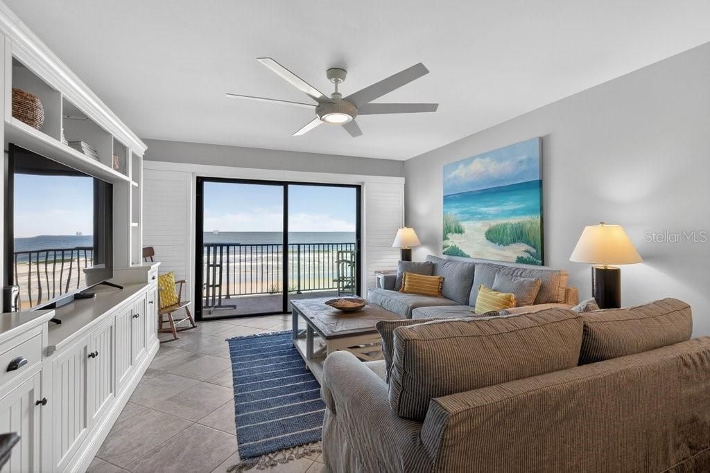 For Sale: $639,000 (2 beds, 2 baths, 1064 Square Feet)