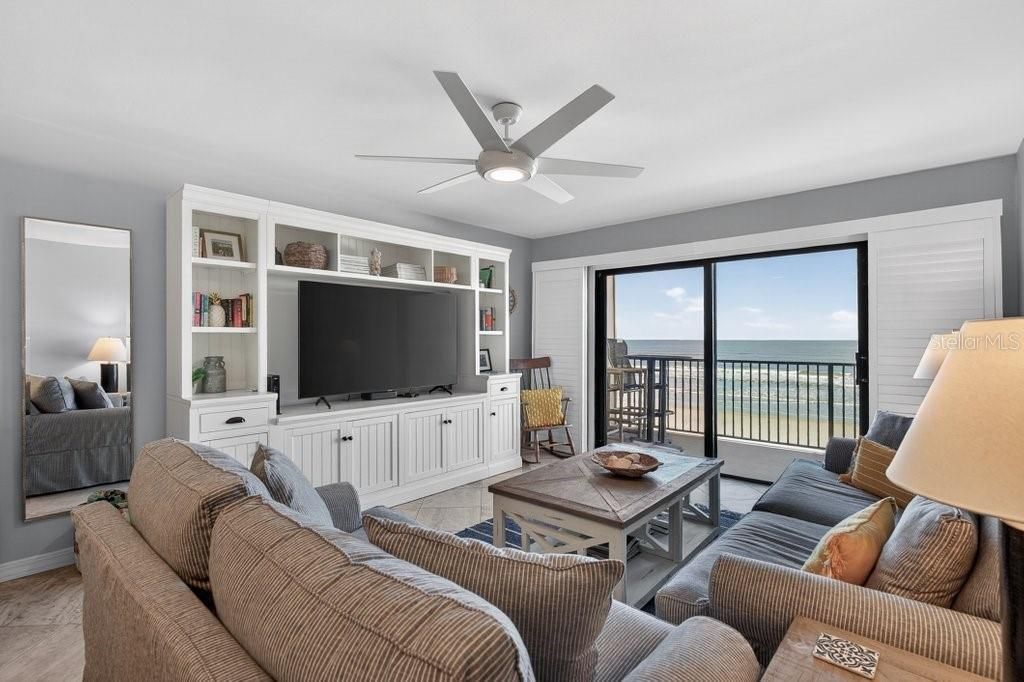 For Sale: $639,000 (2 beds, 2 baths, 1064 Square Feet)