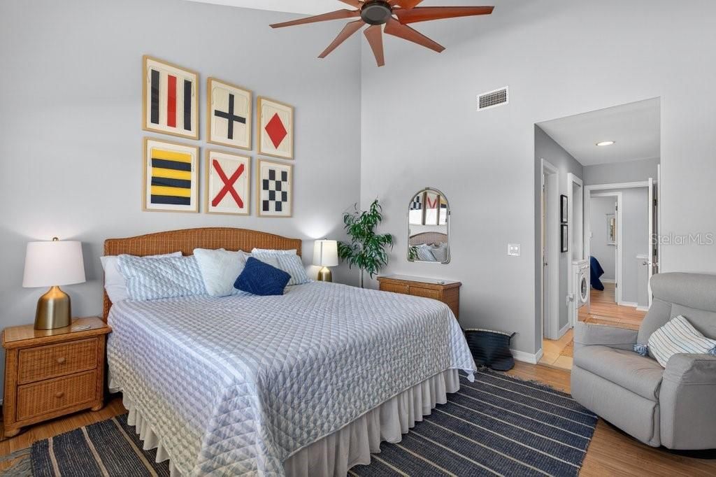 For Sale: $639,000 (2 beds, 2 baths, 1064 Square Feet)