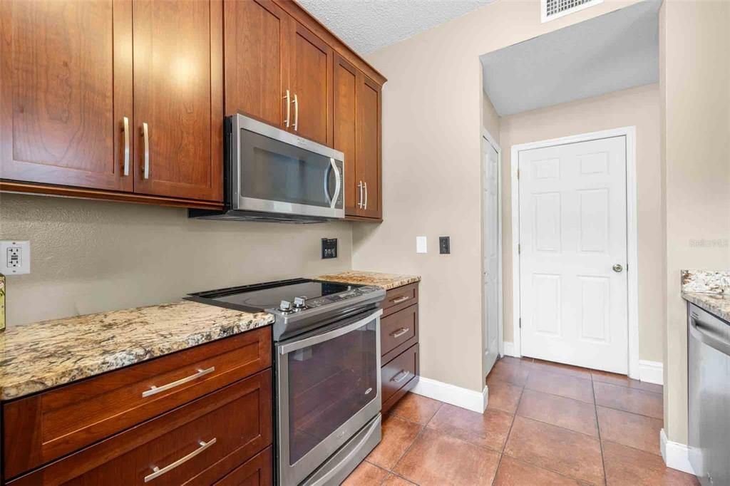 For Sale: $225,000 (3 beds, 2 baths, 1364 Square Feet)