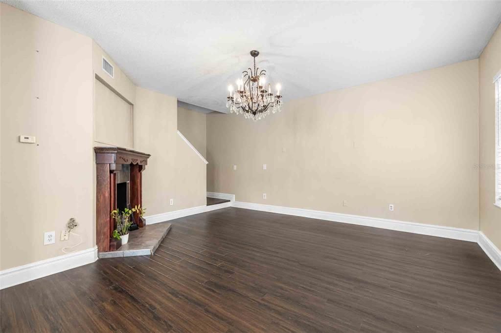 For Sale: $225,000 (3 beds, 2 baths, 1364 Square Feet)