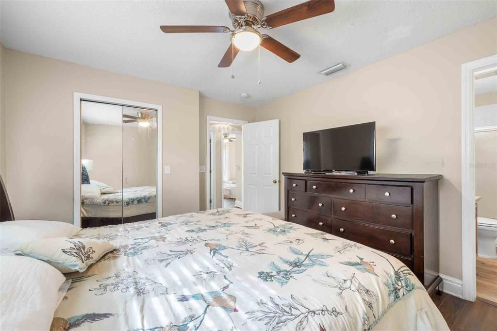 For Sale: $225,000 (3 beds, 2 baths, 1364 Square Feet)