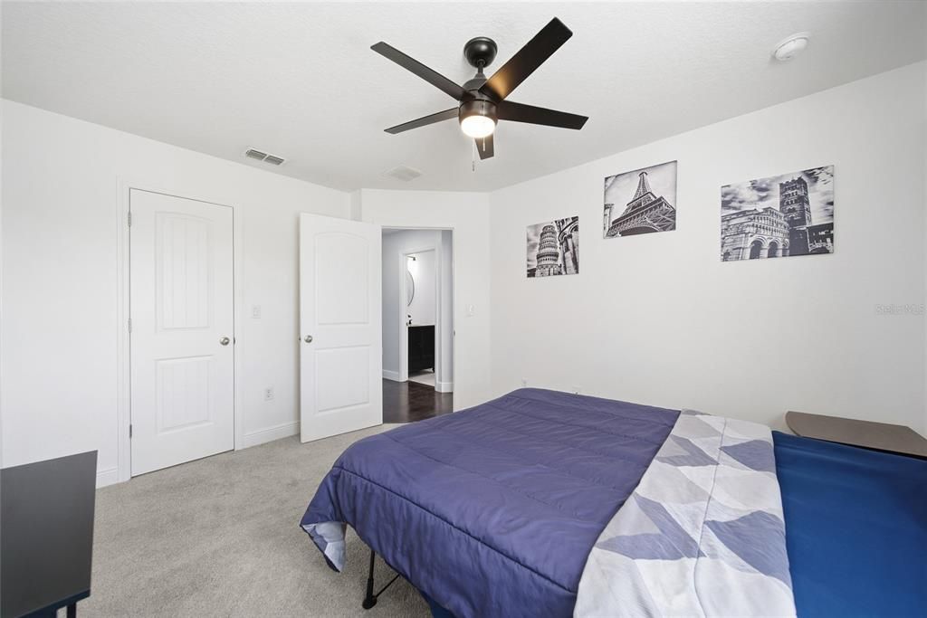 На продажу: $610,000 (4 спален, 4 ванн, 2572 Квадратных фут)