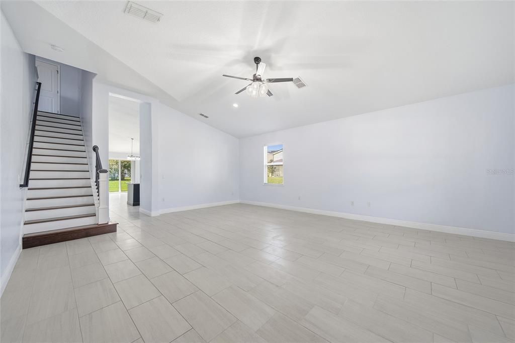 На продажу: $610,000 (4 спален, 4 ванн, 2572 Квадратных фут)