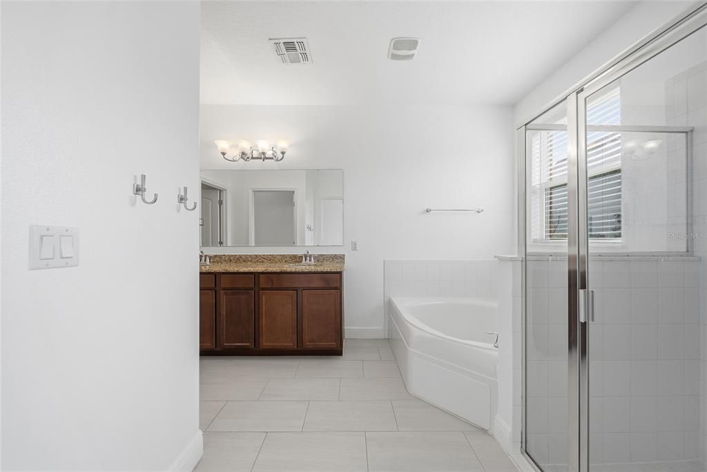 На продажу: $610,000 (4 спален, 4 ванн, 2572 Квадратных фут)